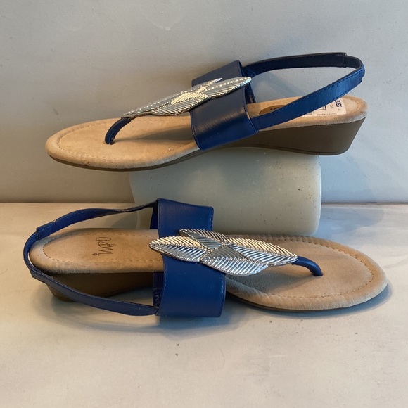 Blue and silver tone low wedge sling back thong sandals 8 W - Picture 5 of 11
